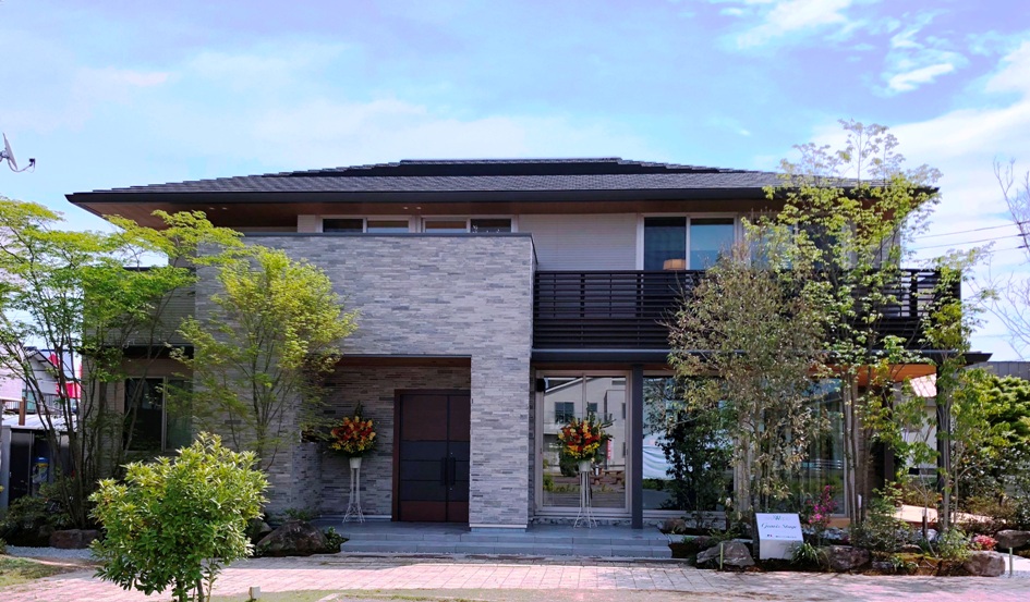 積水ハウスの平屋住宅(鉄骨・木造)価格や評判まとめ*間取りの実例も! 失敗しない!平屋の家を建てるための情報サイト 積水ハウスの平屋住宅(鉄骨・木造)価格や評判まとめ*間取りの実例も! 失敗しない!平屋の家を建てるための情報サイト